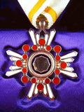 WW2 JAPANESE ORDER OF THE SACRED TREASURE IN CASE